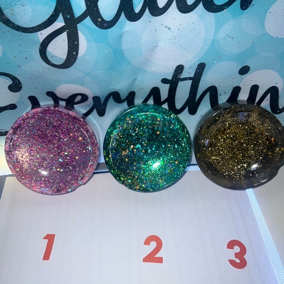 Ashtrays - Picture 2 of 9